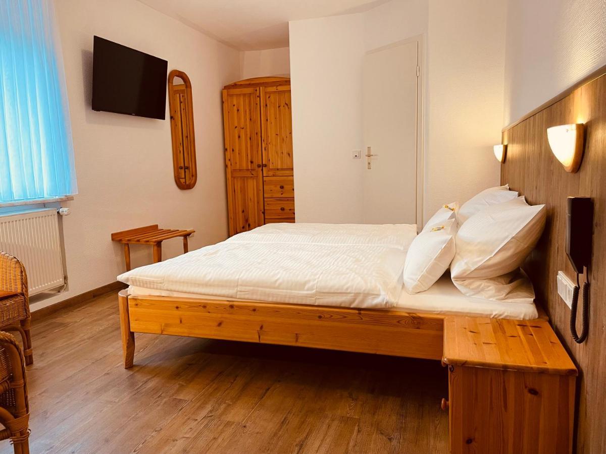 Hotel Orthwein -Kostenfreie Parkplaetze- Cölbe Exteriör bild