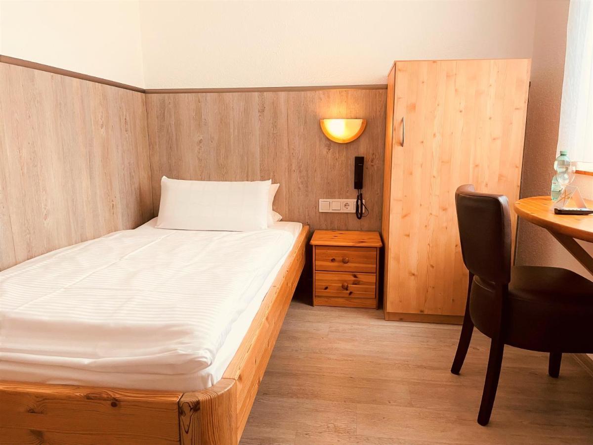Hotel Orthwein -Kostenfreie Parkplaetze- Cölbe Exteriör bild